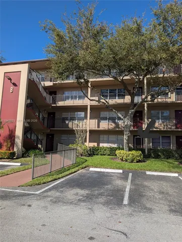 $1,695 | 850 Southwest 133rd Terrace, Unit 104B, Pembroke Pines, FL 33027