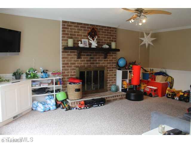 205 Royal Road Jamestown, NC 27282 - Photo 3 of 16 Den/Family/Great Room.