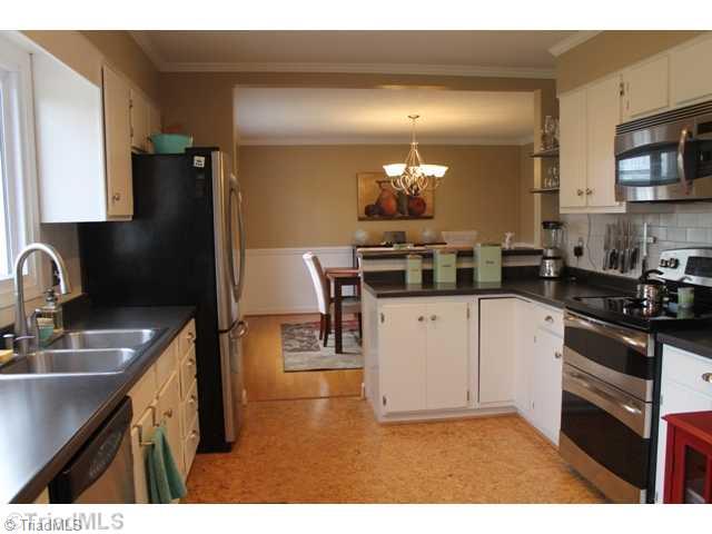 205 Royal Road Jamestown, NC 27282 - Photo 4 of 16 Kitchen.