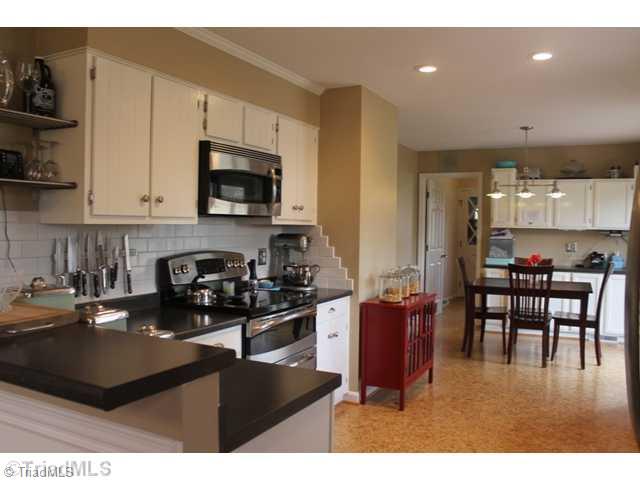 205 Royal Road Jamestown, NC 27282 - Photo 6 of 16 Kitchen.