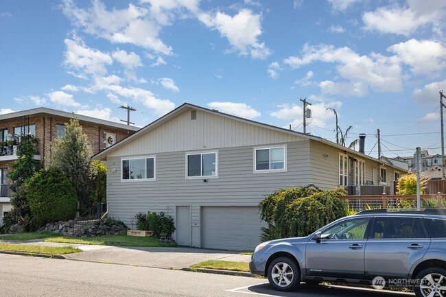 2516 Rockefeller Avenue, Unit A B Everett, WA 98201 - Photo 31 of 37