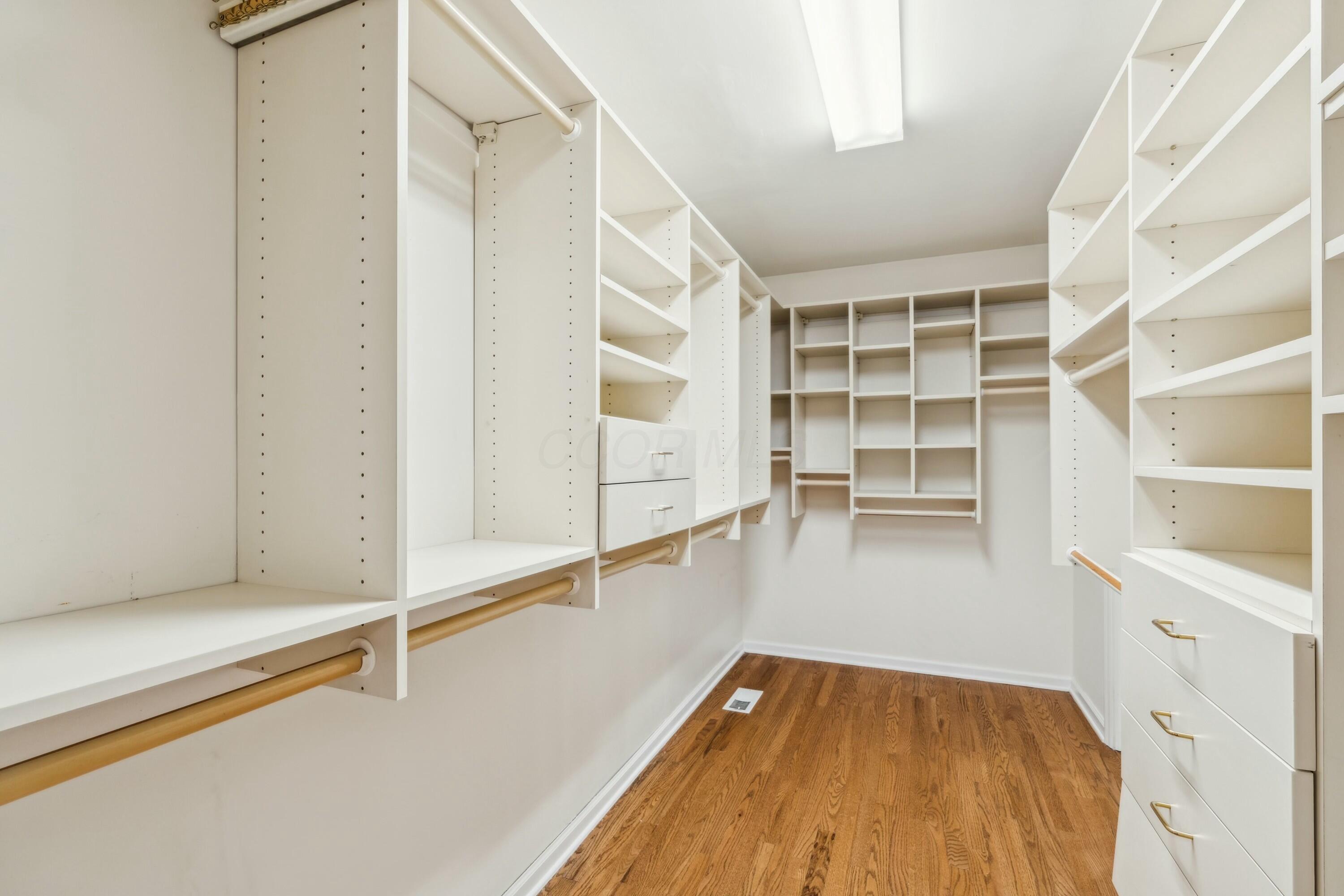 4052 Fenwick Road Columbus, OH 43220 - Photo 46 of 76 HUGE Walk-In Closet