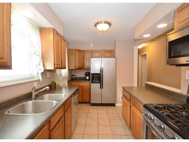 1239 Silver Lane McKees Rocks, PA 15136 - Photo 3 of 25 Kitchen.