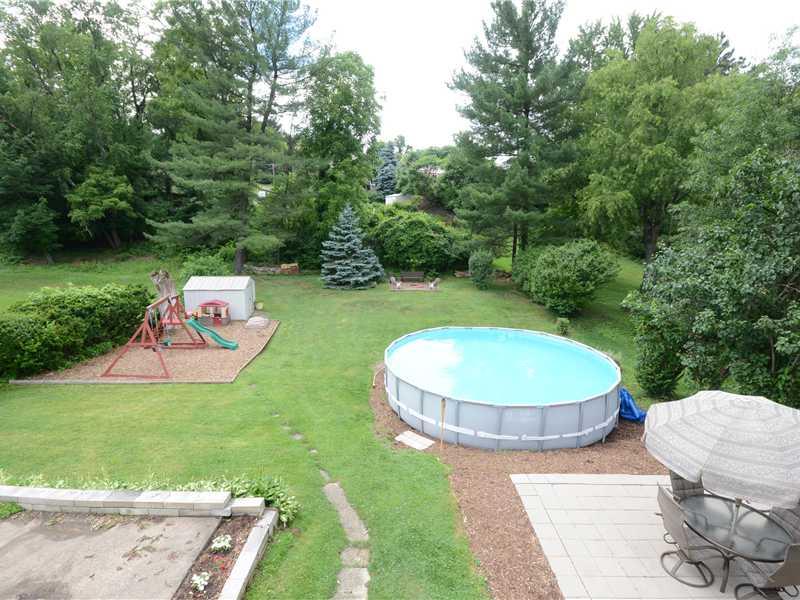 1239 Silver Lane McKees Rocks, PA 15136 - Photo 22 of 25 Yard/Garden.