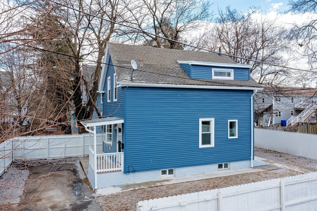 11 Carpenter Court Springfield, MA 01109 - Photo 5 of 8