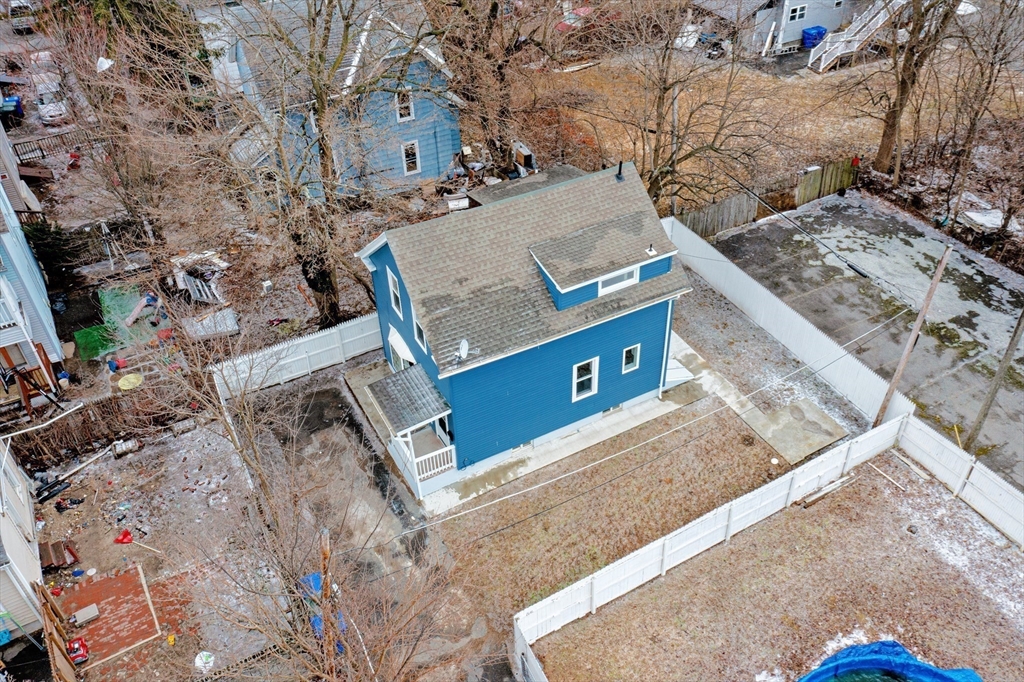 11 Carpenter Court Springfield, MA 01109 - Photo 6 of 8