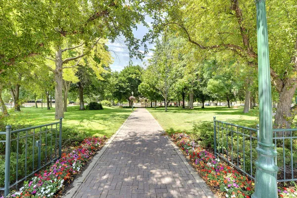 $395,000 | 573 Satori Way, Chaska, MN 55318