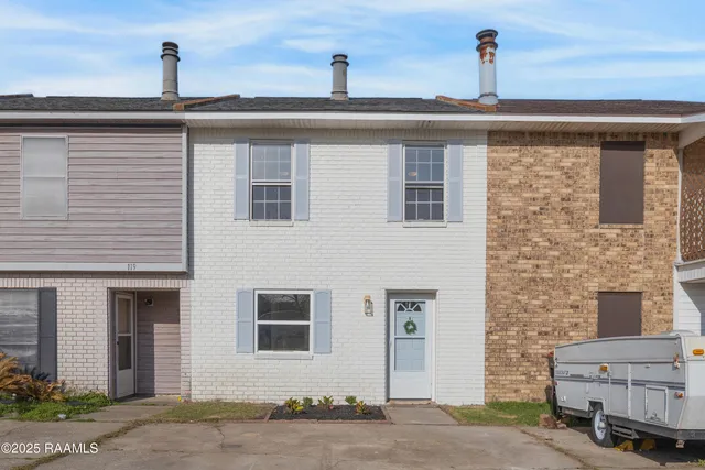 $1,325 | 121 Courtney Drive, Duson, LA 70529