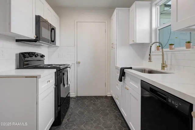 $1,325 | 121 Courtney Drive, Duson, LA 70529