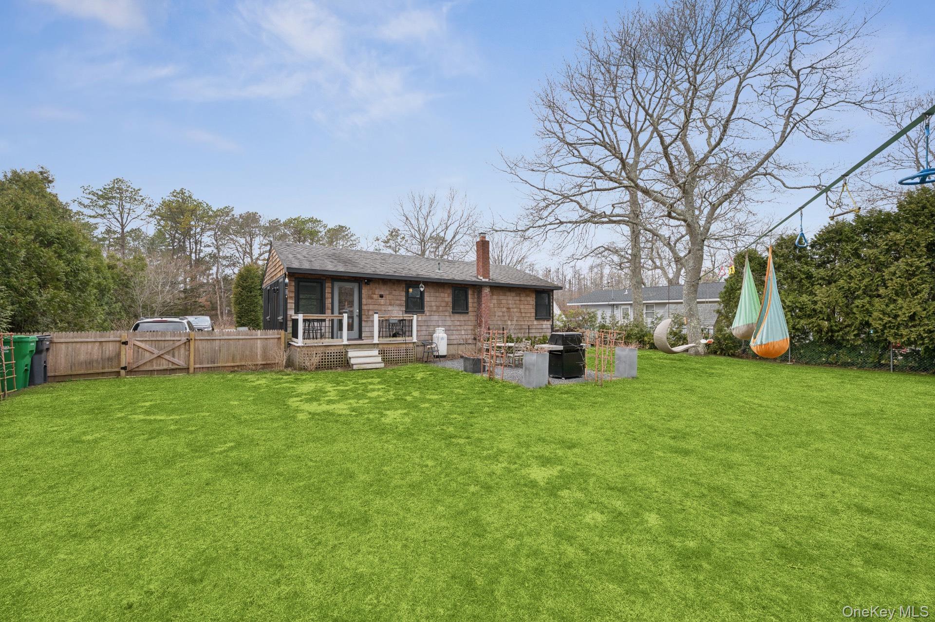 2786 Quogue Riverhead Road East Quogue, NY 11942 - Photo 3 of 21