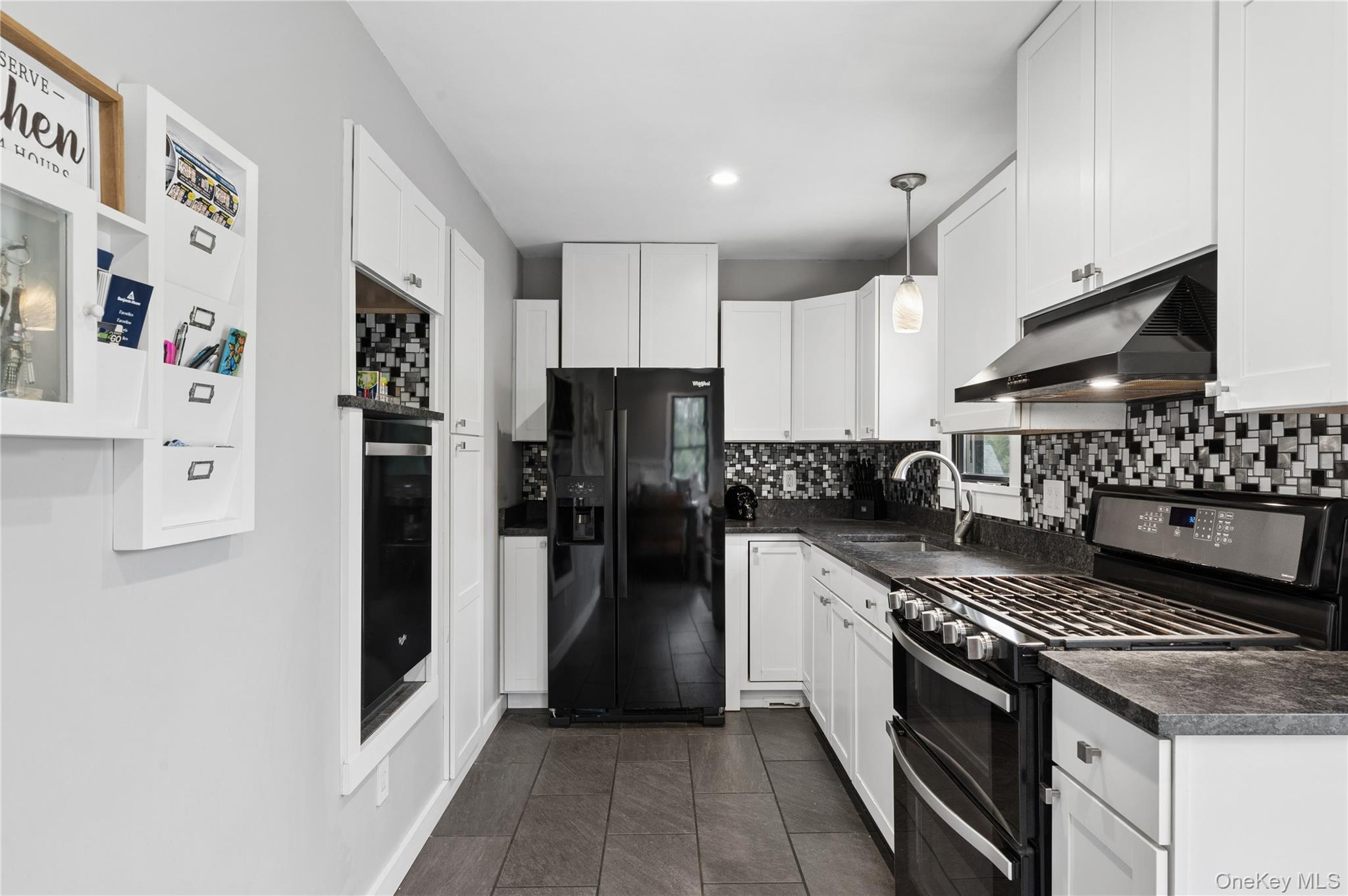 2786 Quogue Riverhead Road East Quogue, NY 11942 - Photo 8 of 21