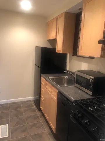 $700 | 423 South Fess Avenue, Unit 5, Bloomington, IN 47401