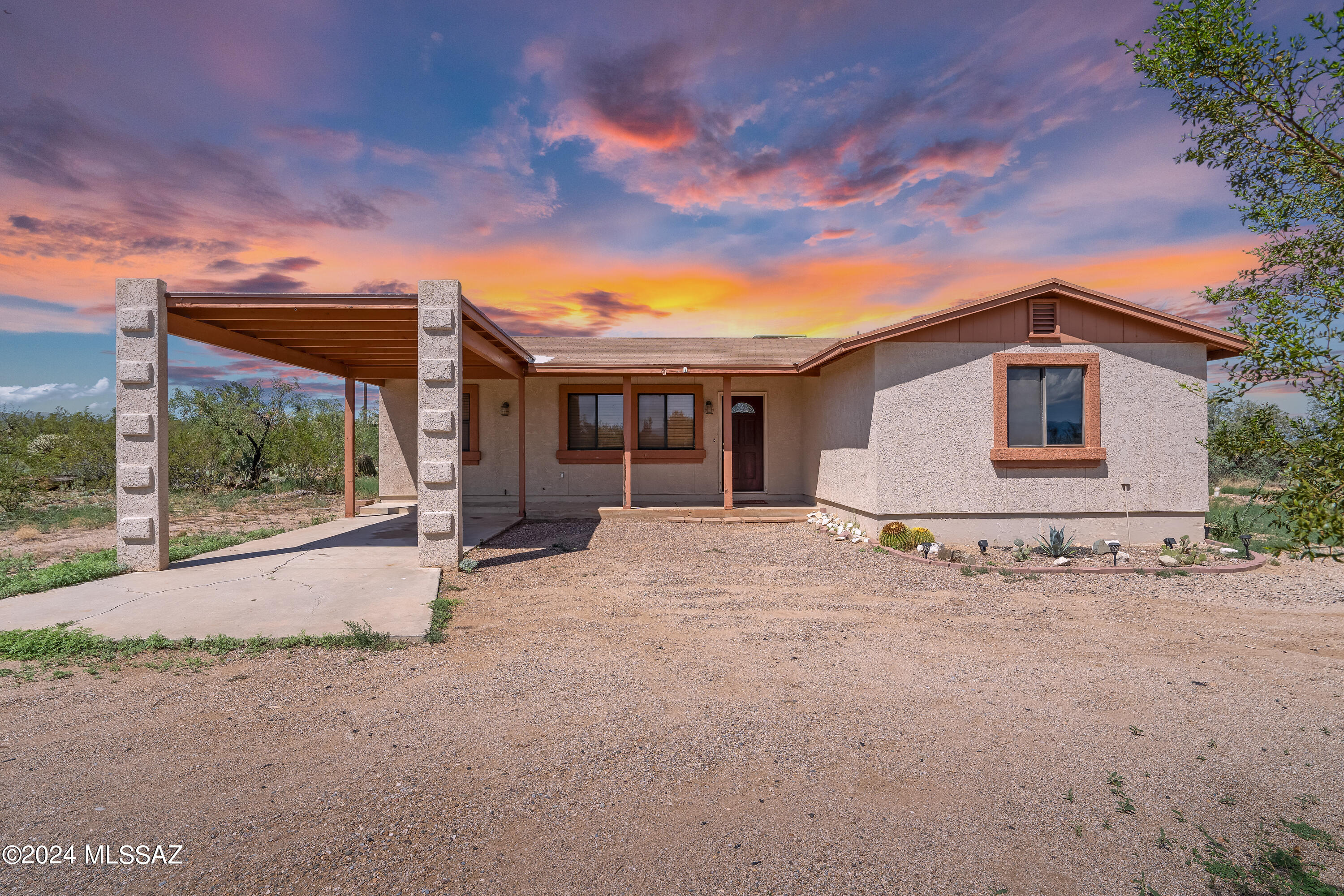 2810 East Andrada Road Vail, AZ 85641 - Photo 2 of 34 Gallery Image 2
