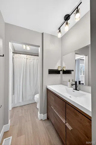 $399,000 | 304 Wembley Lane, Manchester, MO 63021