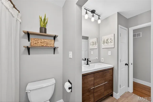 $399,000 | 304 Wembley Lane, Manchester, MO 63021