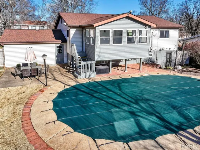 $399,000 | 304 Wembley Lane, Manchester, MO 63021