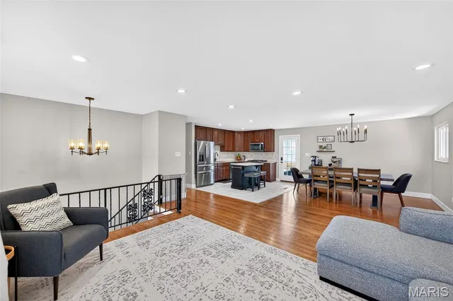 $399,000 | 304 Wembley Lane, Manchester, MO 63021