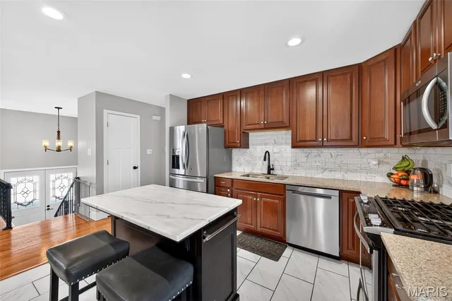 $399,000 | 304 Wembley Lane, Manchester, MO 63021