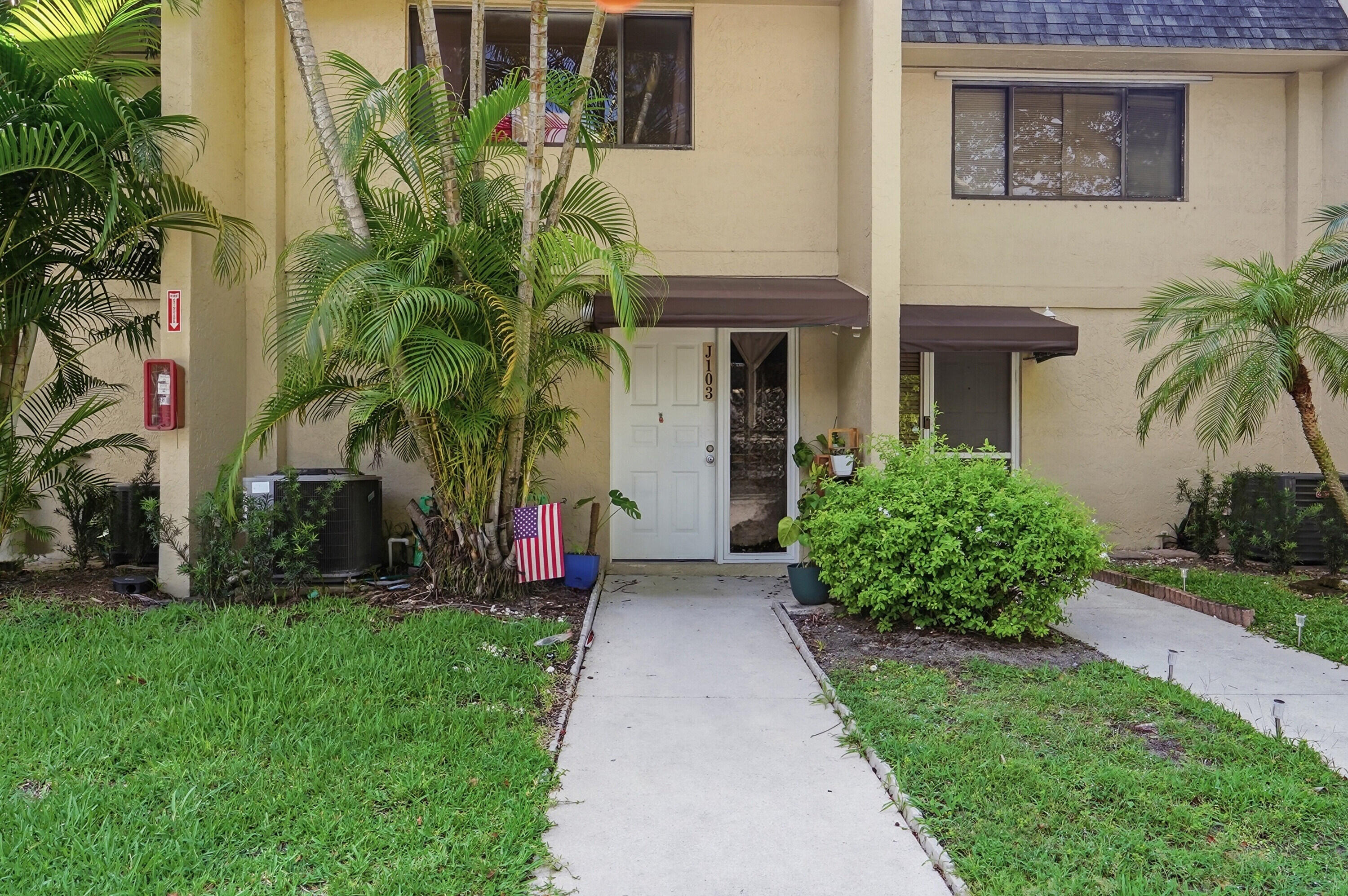 81 Deer Creek Road, Unit 103 Deerfield Beach, FL 33442 - Photo 2 of 16 01_dsc00018 (1)