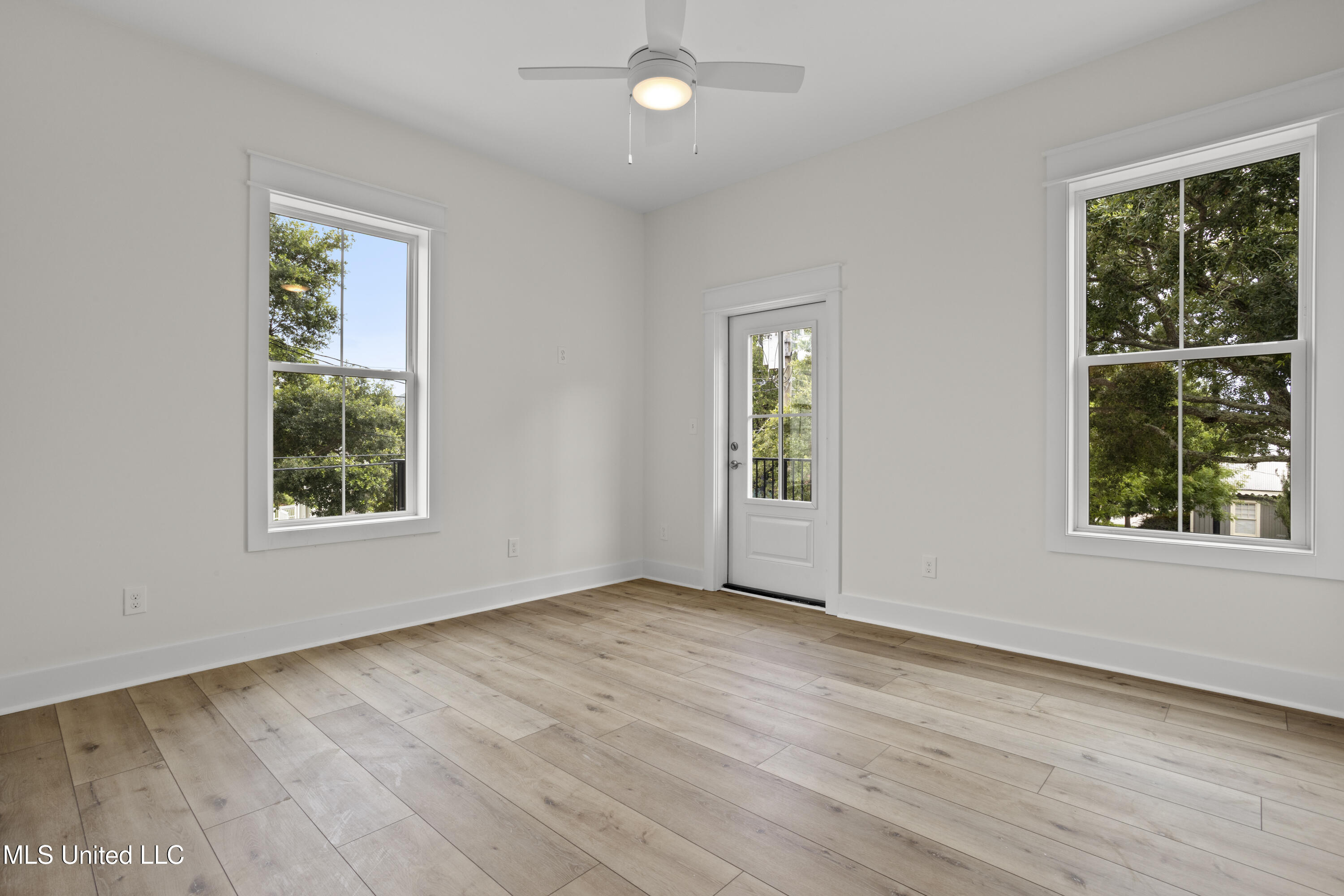 124 Court Street, Unit 302 Bay St. Louis, MS 39520 - Photo 19 of 69 055