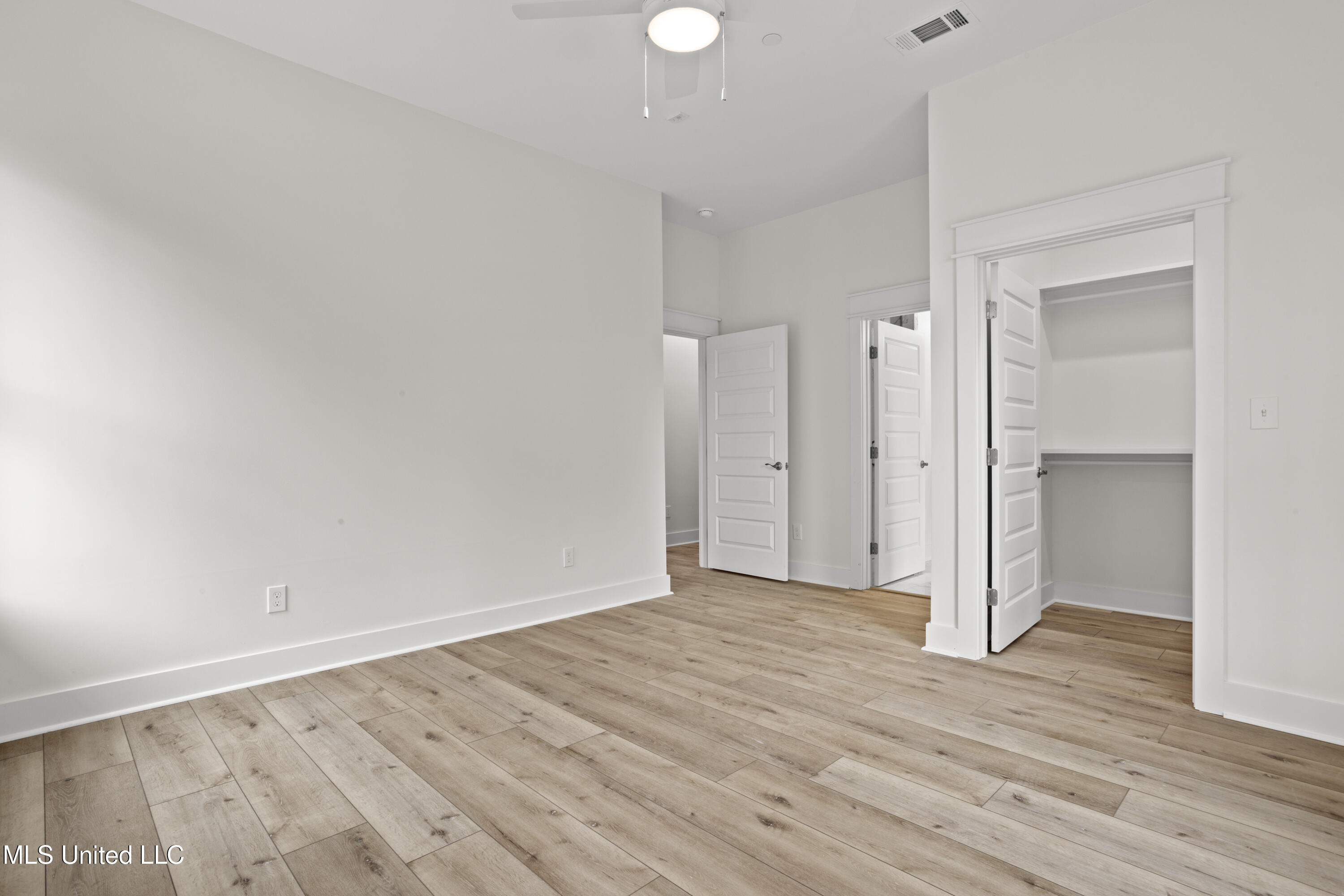 124 Court Street, Unit 302 Bay St. Louis, MS 39520 - Photo 20 of 69 056