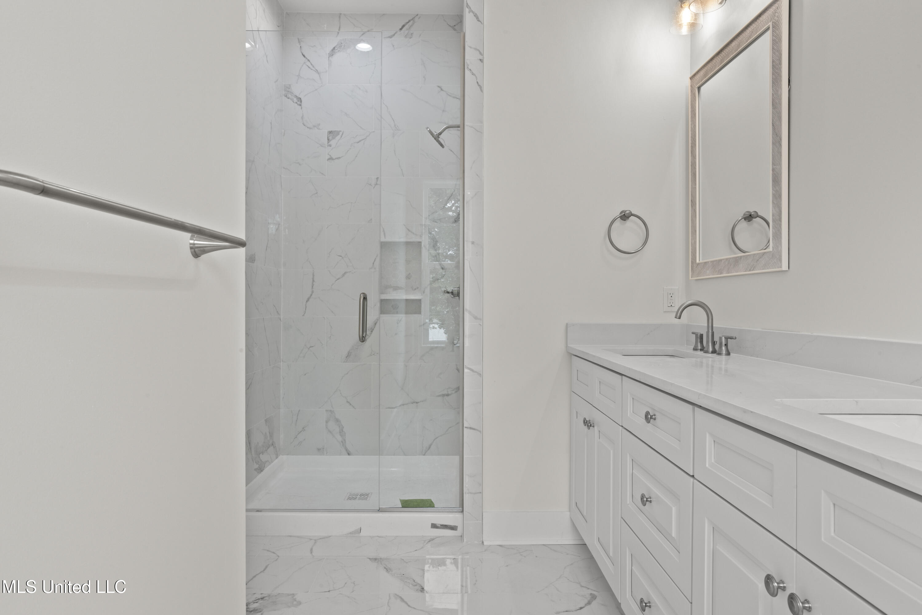 124 Court Street, Unit 302 Bay St. Louis, MS 39520 - Photo 23 of 69 059