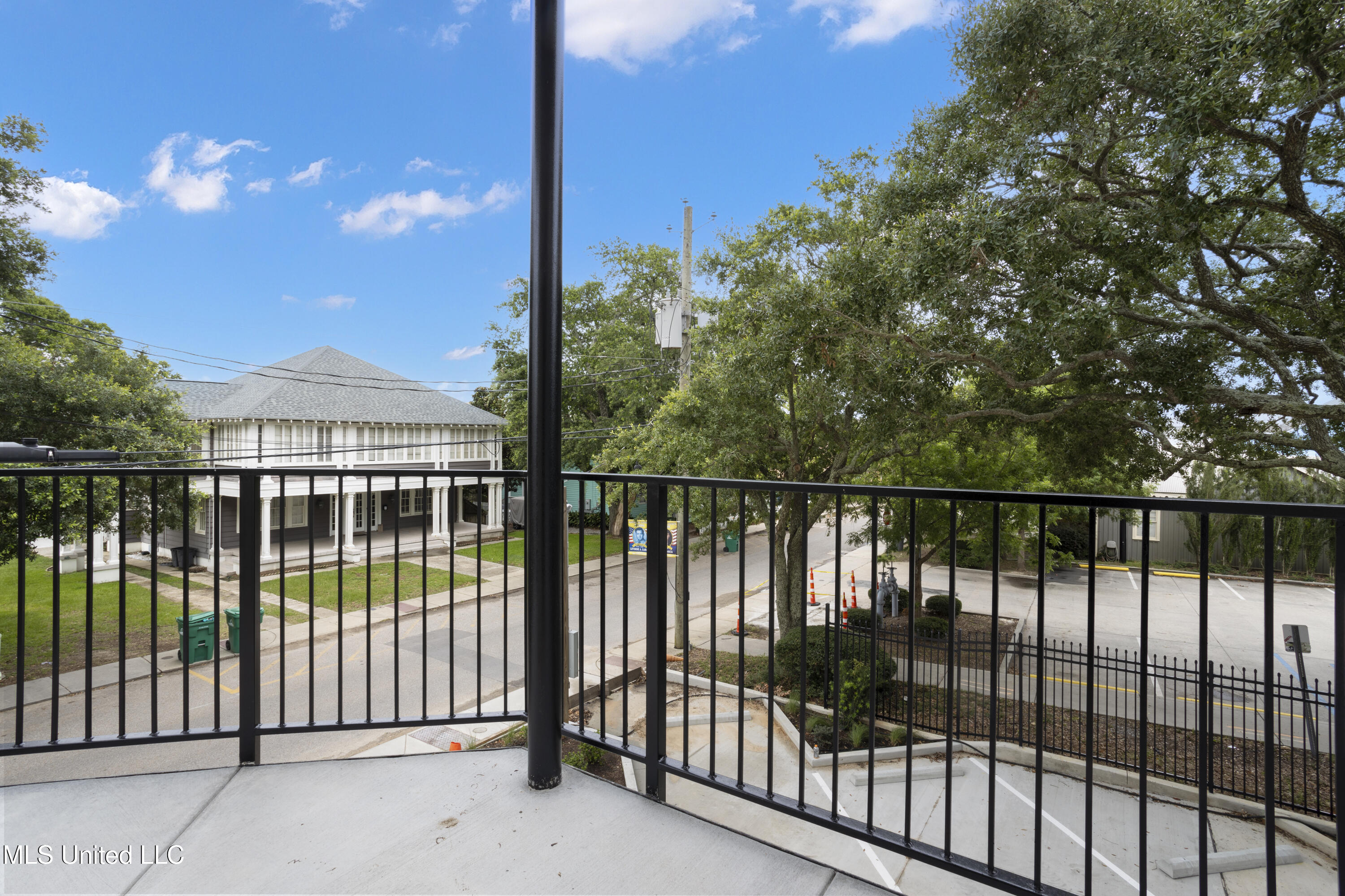 124 Court Street, Unit 302 Bay St. Louis, MS 39520 - Photo 29 of 69 065