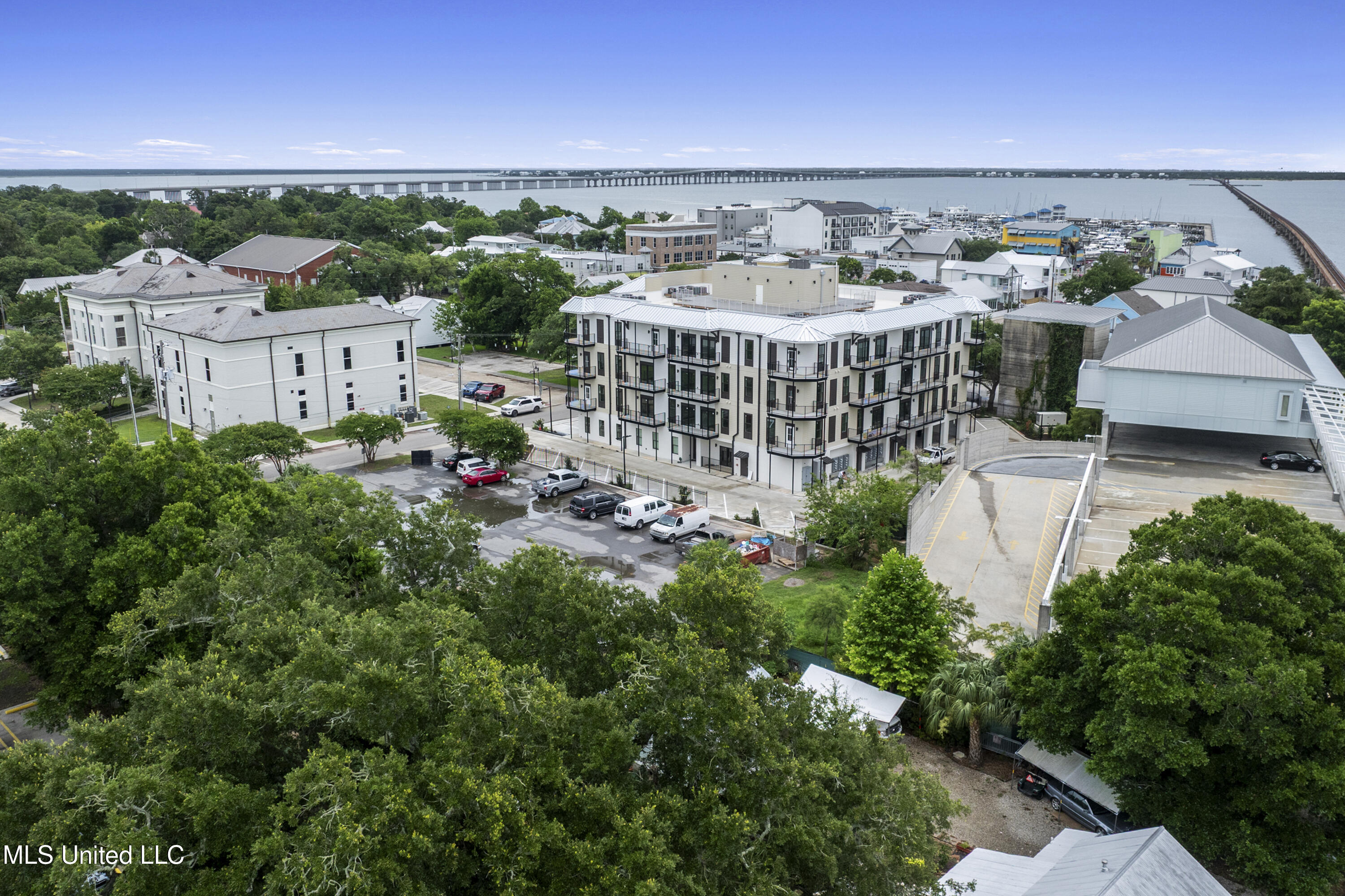 124 Court Street, Unit 302 Bay St. Louis, MS 39520 - Photo 36 of 69 102