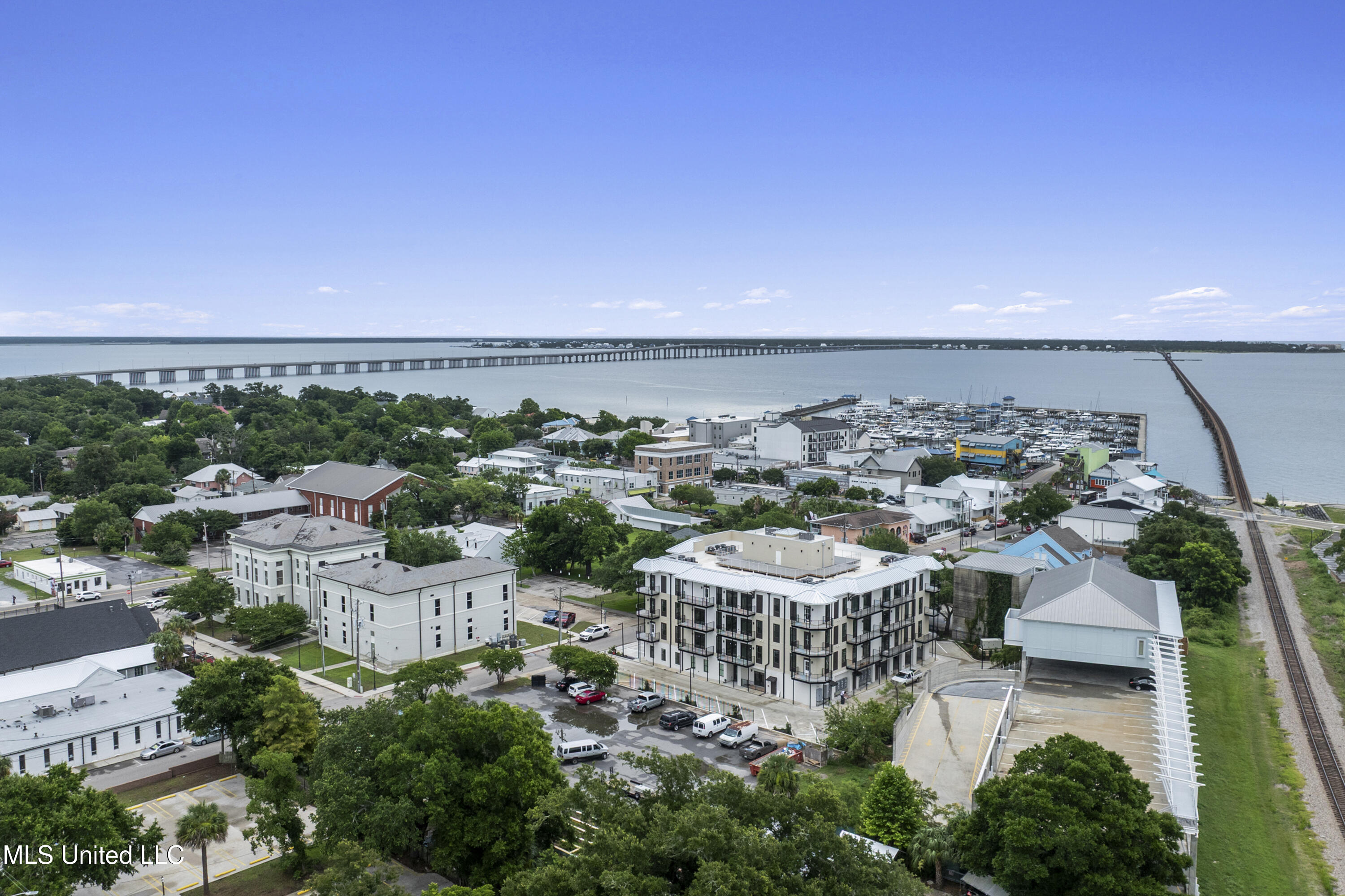 124 Court Street, Unit 302 Bay St. Louis, MS 39520 - Photo 37 of 69 101