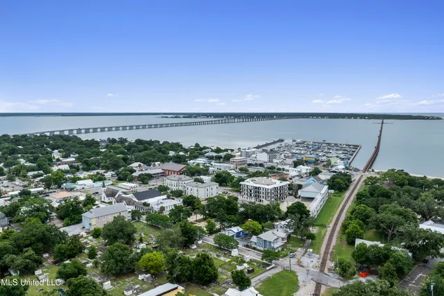 $759,900 | 124 Court Street, Unit 302, Bay St. Louis, MS 39520