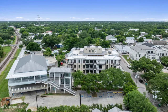 $759,900 | 124 Court Street, Unit 302, Bay St. Louis, MS 39520