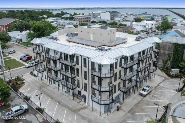 $759,900 | 124 Court Street, Unit 302, Bay St. Louis, MS 39520