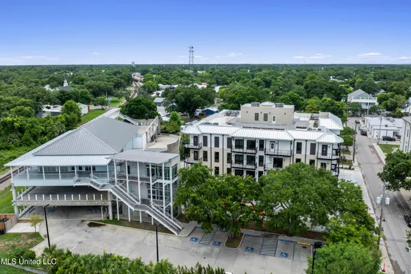 $759,900 | 124 Court Street, Unit 302, Bay St. Louis, MS 39520