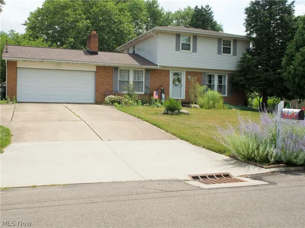 $300,000 | 1120 20th Street Southwest, Massillon, OH 44647