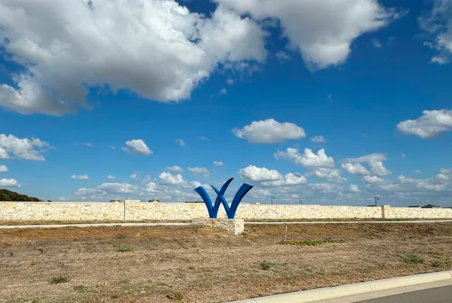 $1,600 | 184 Chapel Beck Drive, Kyle, TX 78640