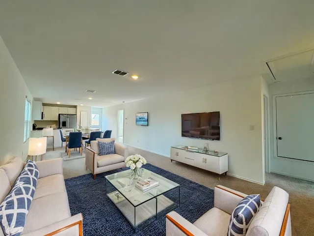 $1,600 | 184 Chapel Beck Drive, Kyle, TX 78640