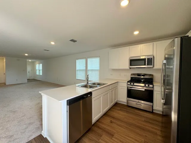 $1,600 | 184 Chapel Beck Drive, Kyle, TX 78640