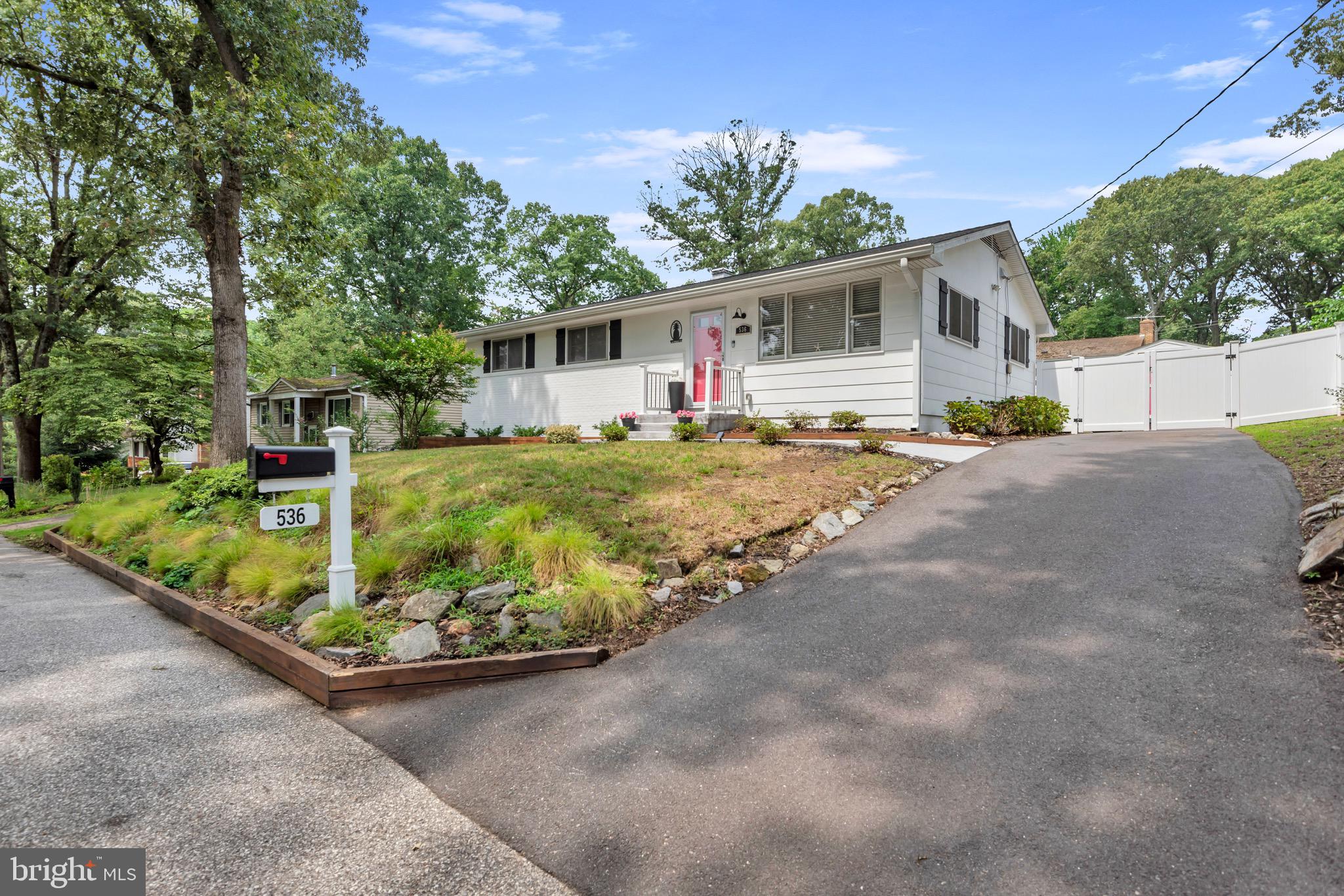 536 Manor Road Severna Park, MD 21146 - Photo 8 of 51 Gallery Image 8