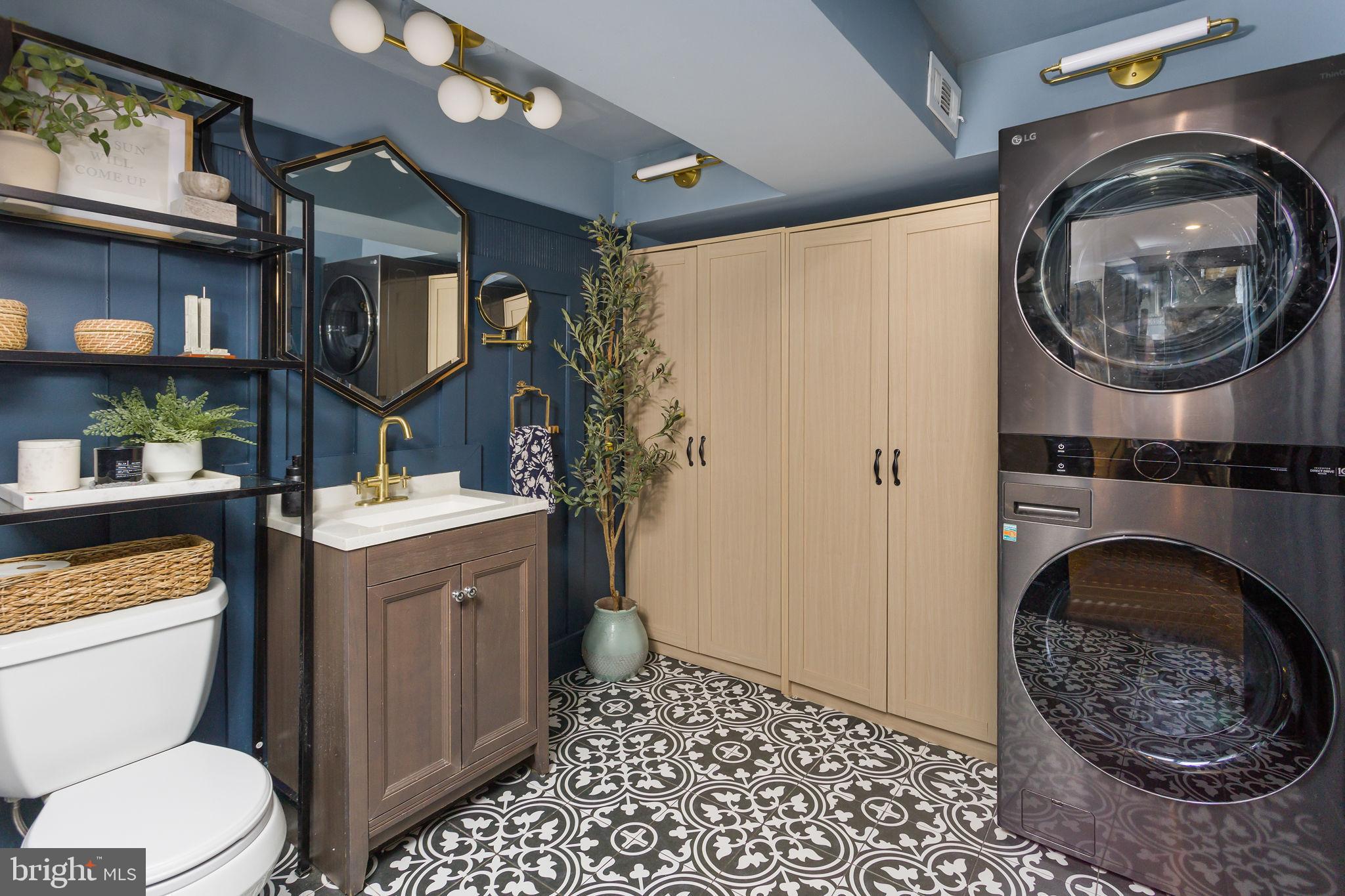 2 Spruce Road Burlington, NJ 08016 - Photo 25 of 34 a bathroom with a toilet a sink and a shower