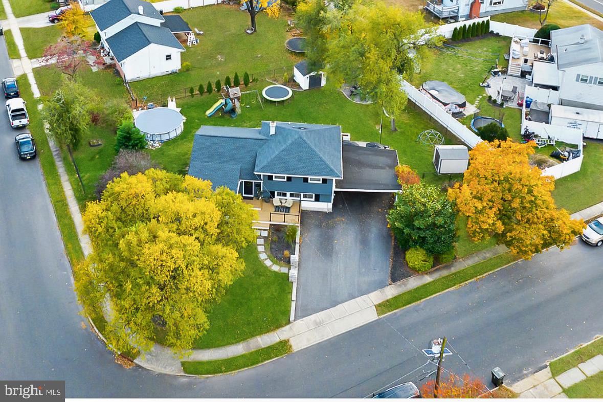 2 Spruce Road Burlington, NJ 08016 - Photo 31 of 34 view of an pool