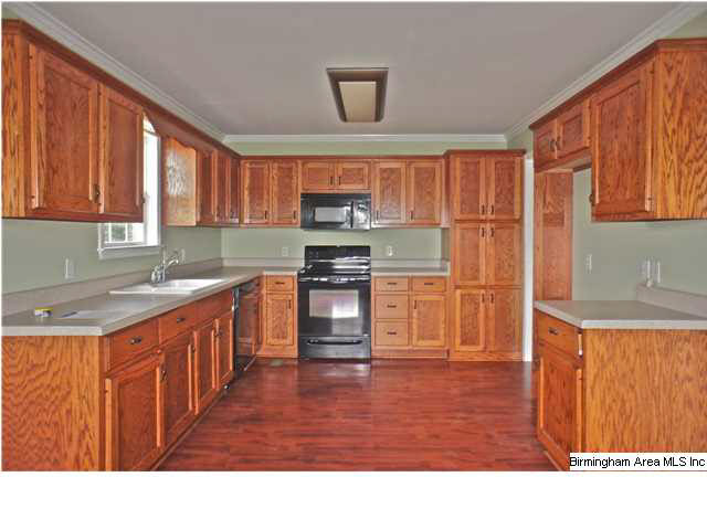 285 Maple Crest Odenville, AL 35120 - Photo 3 of 32