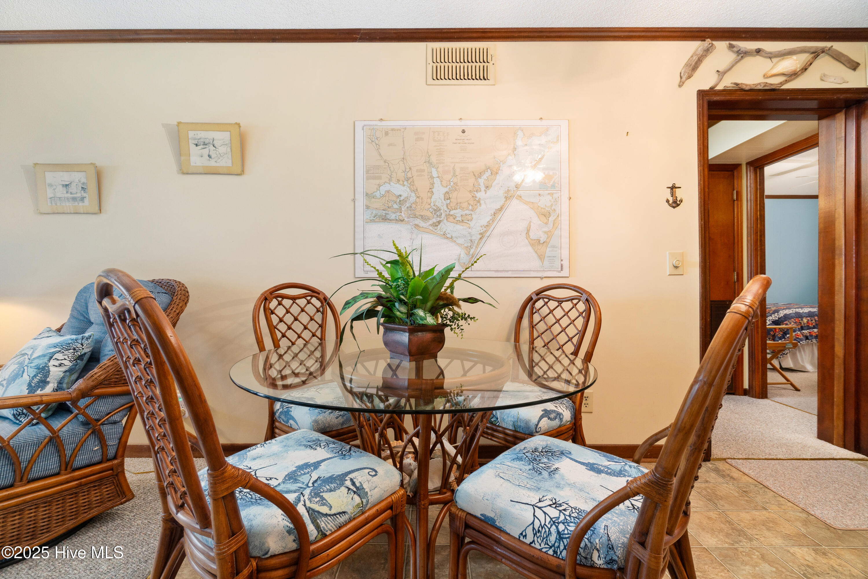 2008 East Fort Macon Road, Unit H16 Atlantic Beach, NC 28512 - Photo 13 of 41 Dining Area View