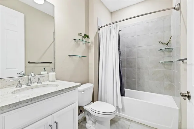 $525,000 | 141 Vinadio Boulevard, Nokomis, FL 34275