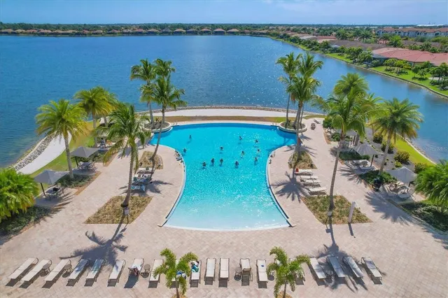 $525,000 | 141 Vinadio Boulevard, Nokomis, FL 34275