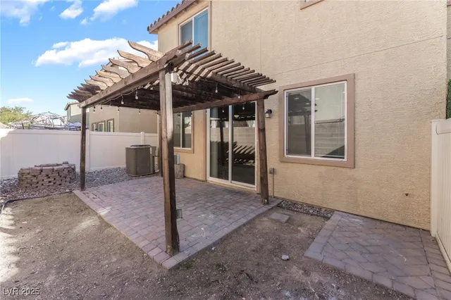 $2,400 | 4016 Juanita May Avenue, North Las Vegas, NV 89032
