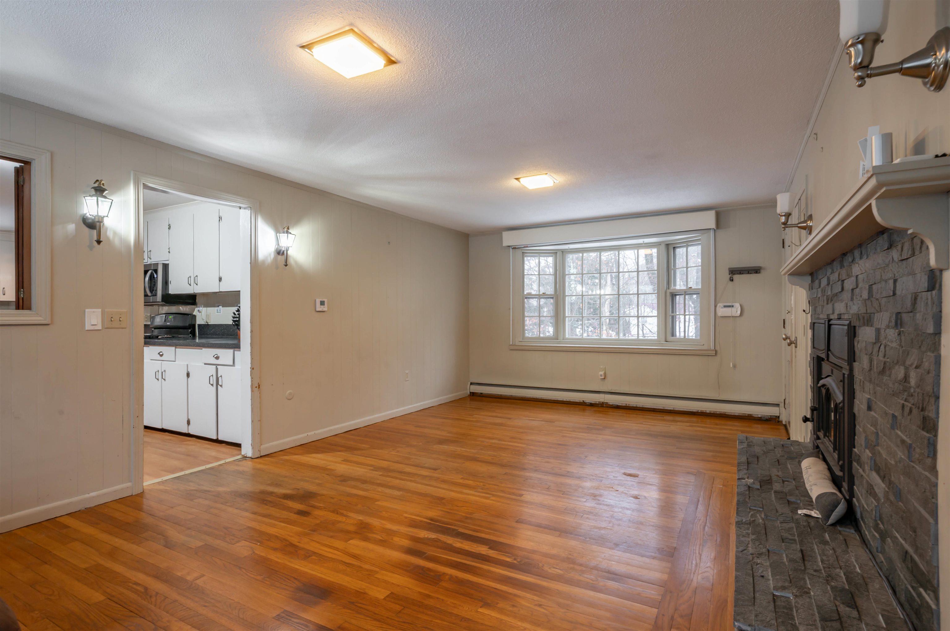 54 Dunbarton Drive Nashua, NH 03063 - Photo 10 of 38