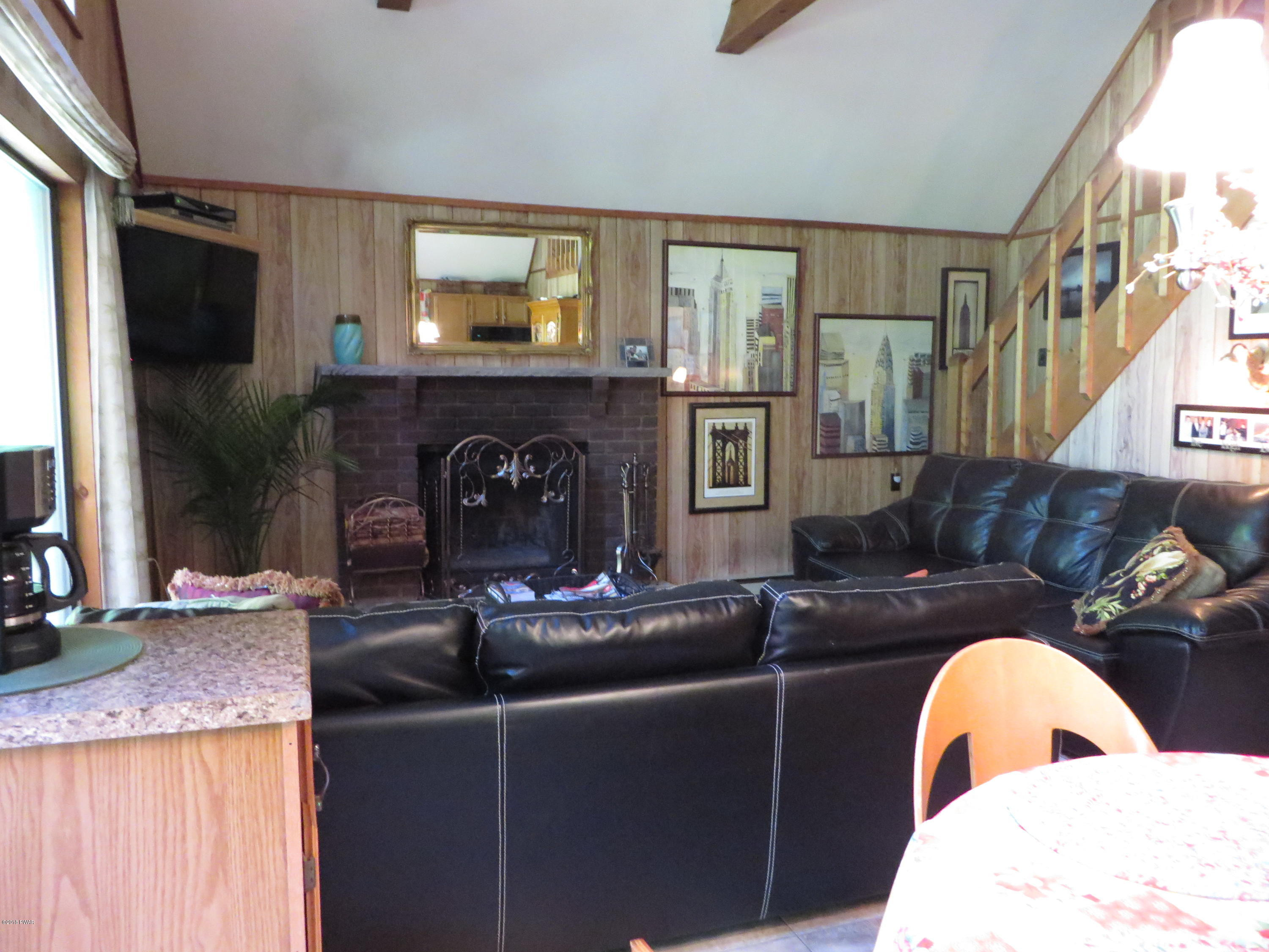 2112 Eagle Path Bushkill, PA 18324 - Photo 5 of 46
