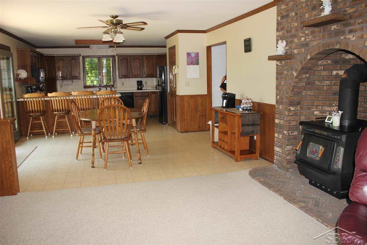 4456 North Fordney Road Hemlock, MI 48626 - Photo 10 of 13 31202891-9.JPG