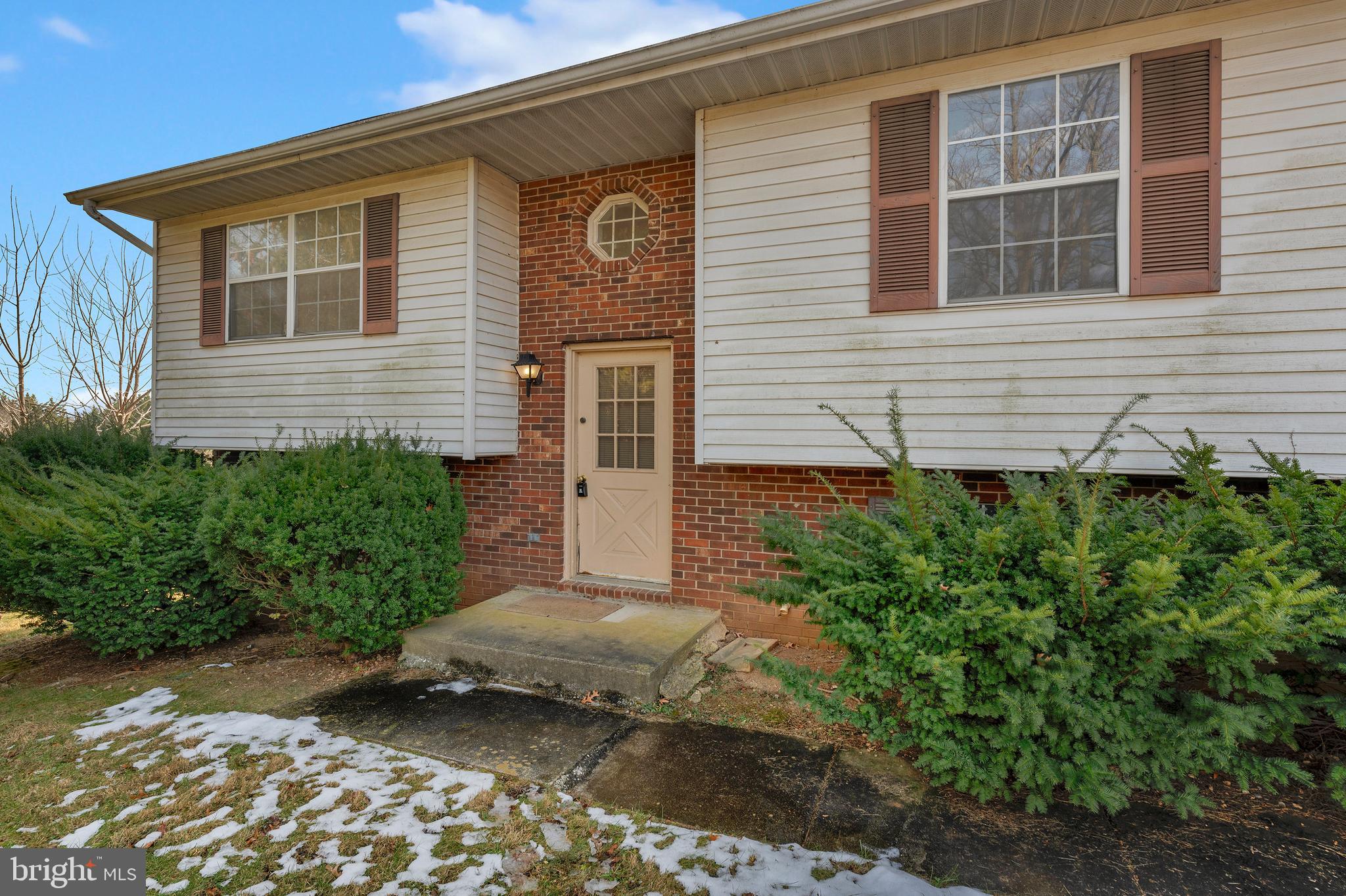 1011 Chapel Road New Windsor, MD 21776 - Photo 3 of 25 Gallery Image 3