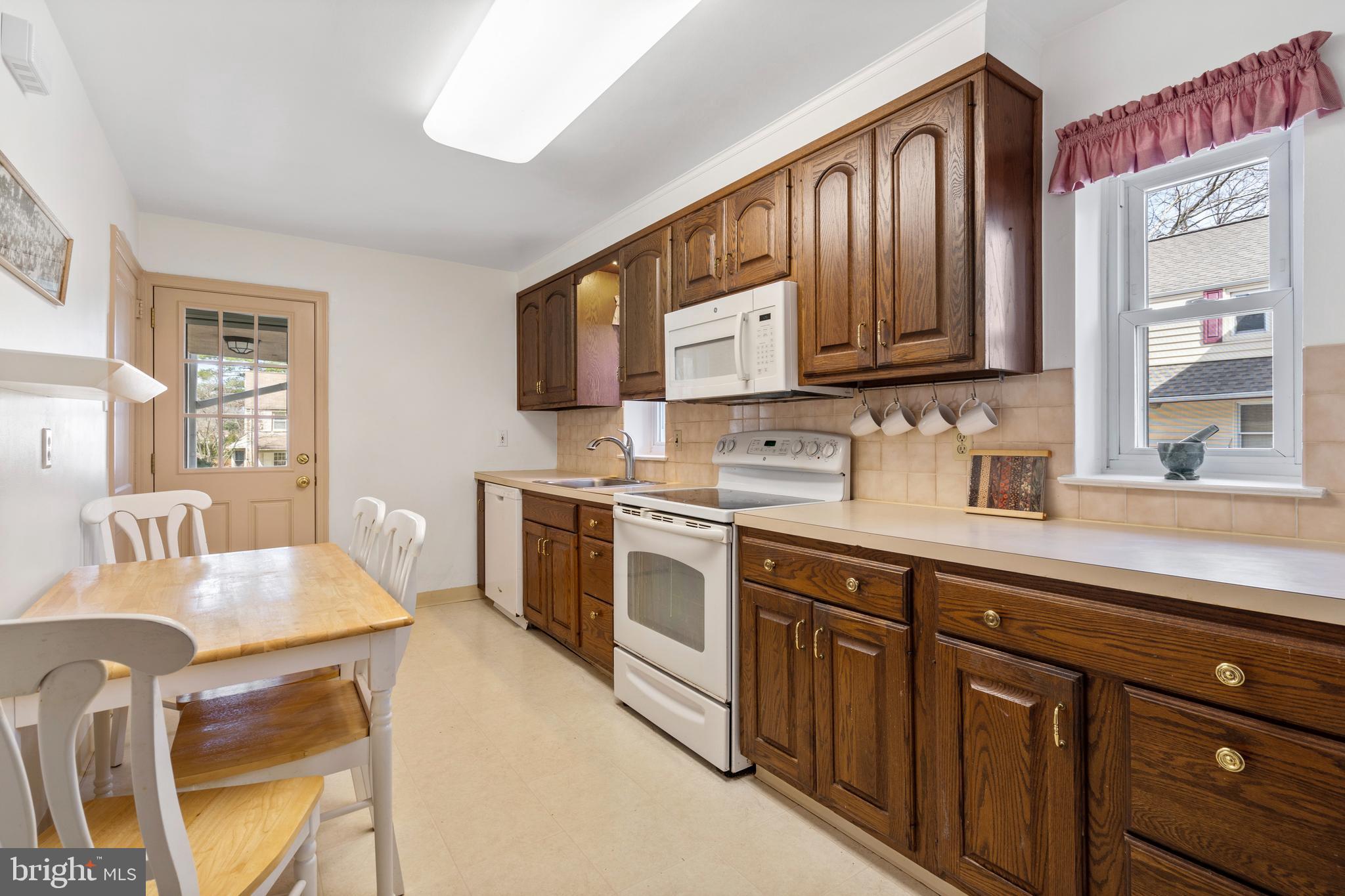 932 Clover Hill Road Wynnewood, PA 19096 - Photo 15 of 37 Gallery Image 15
